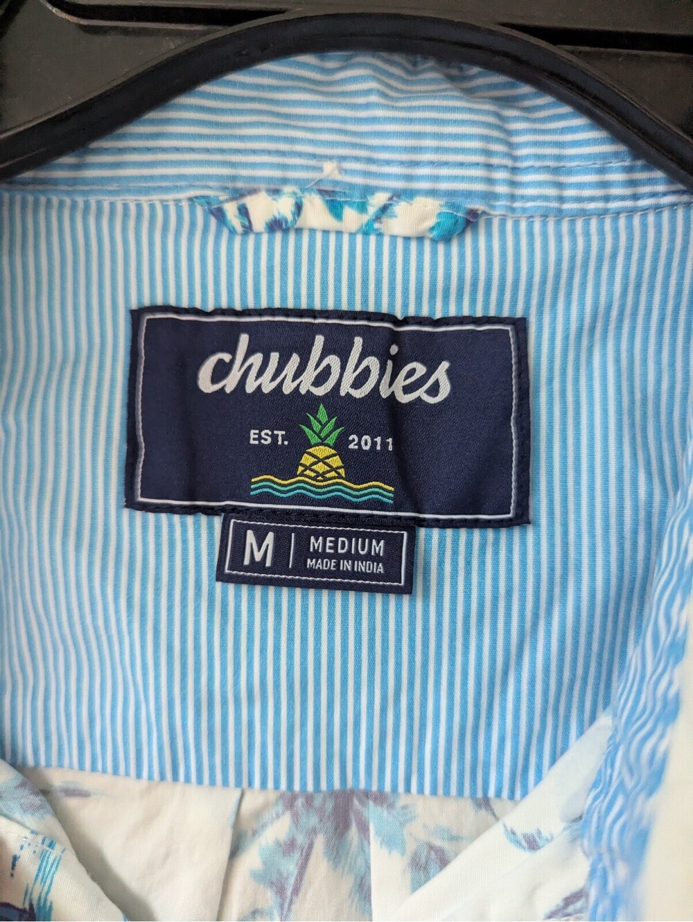 Chubbies Men M White Blue Palm Tree AOP Button Up Weekender Shirt 21x30 Tropical - Picture 2 of 9